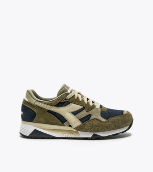 
            
                Load image into Gallery viewer, Diadora N9002 Winter Trainer
            
        