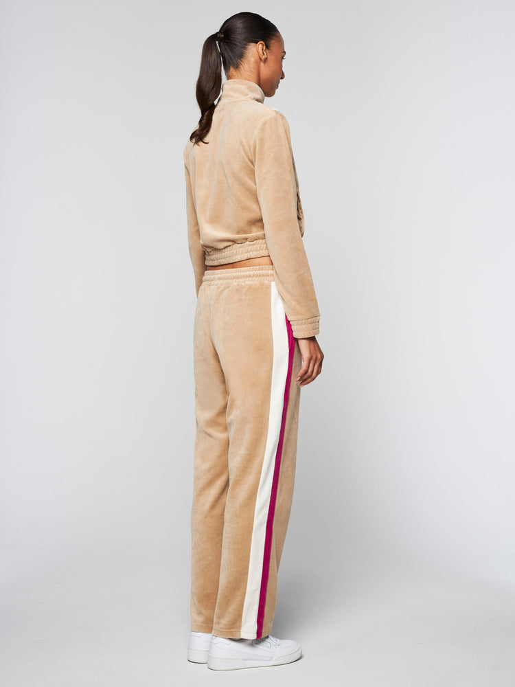 
            
                Load image into Gallery viewer, Sergio Tacchini Rosa Track Pant
            
        