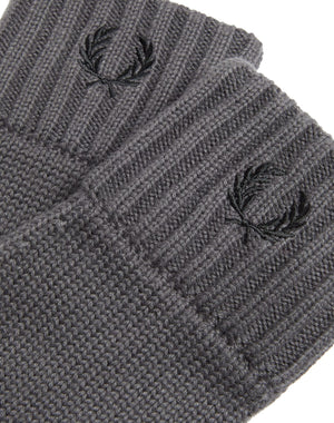
            
                Load image into Gallery viewer, Fred Perry C4128 Gloves
            
        
