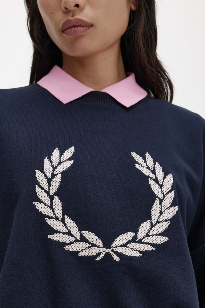 
            
                Load image into Gallery viewer, Fred Perry G5104 Laurel Sweatshirt
            
        