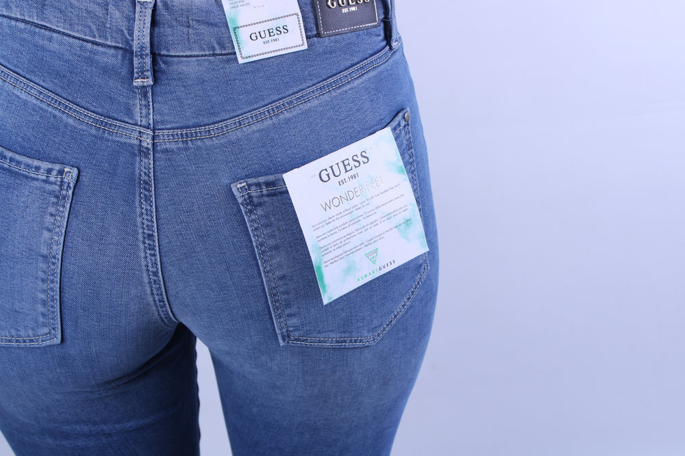 
            
                Load image into Gallery viewer, Guess Lush Skinny, Wonder-Feel Denim
            
        