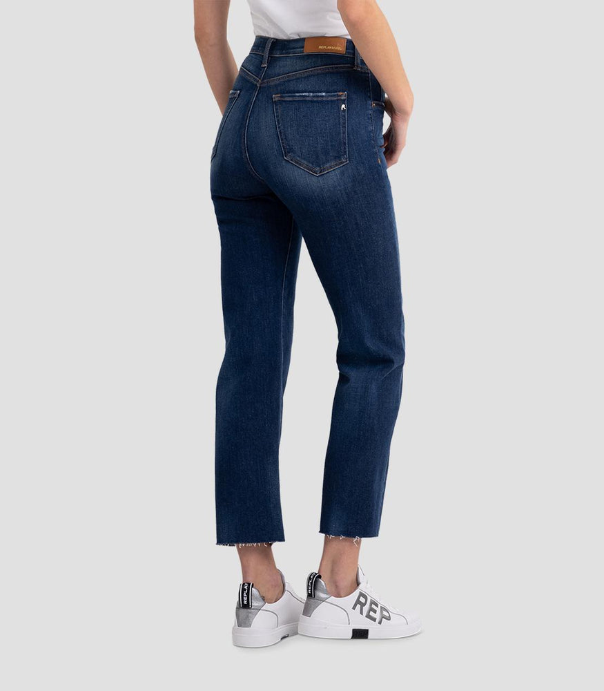 
            
                Load image into Gallery viewer, Replay Reyne WA463 69D311009 Straight Jeans
            
        